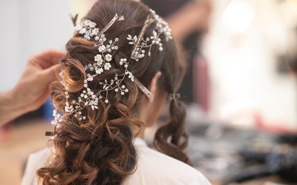 How to Get the Best Wedding Hair Dressers