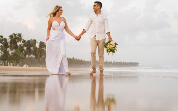 Top Tips For Destination Weddings In Hot Countries